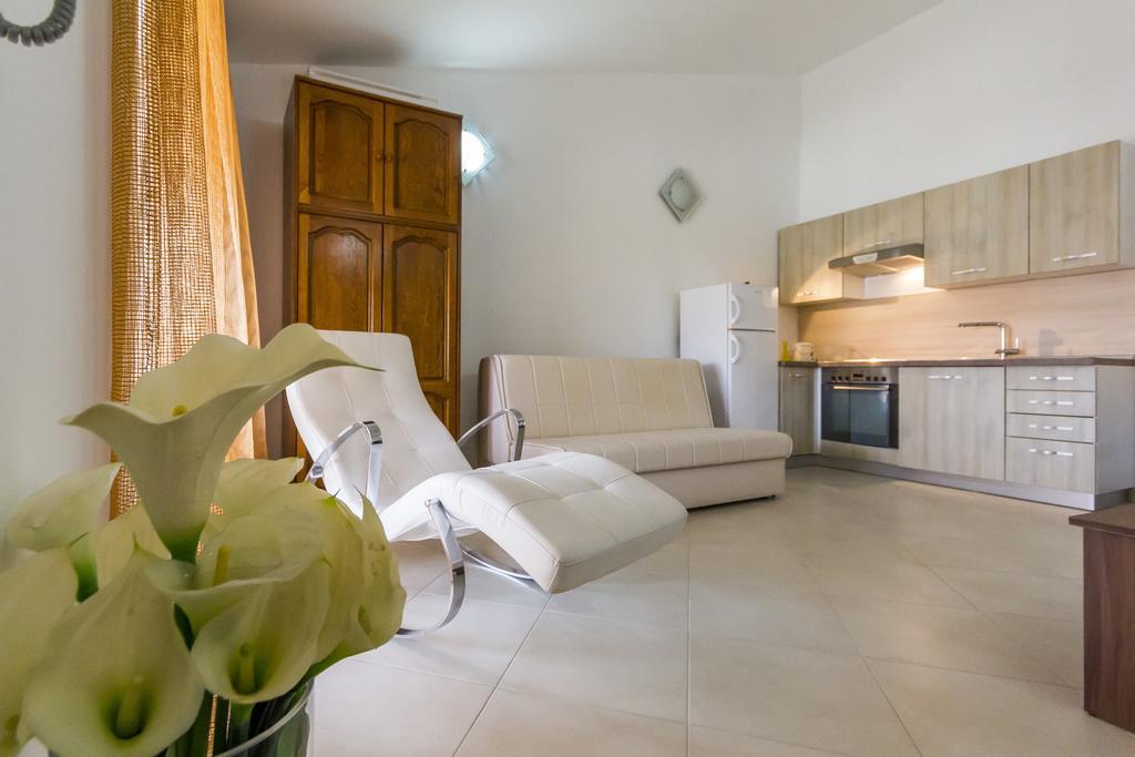 Apartments Gloria Liznjan Luaran gambar