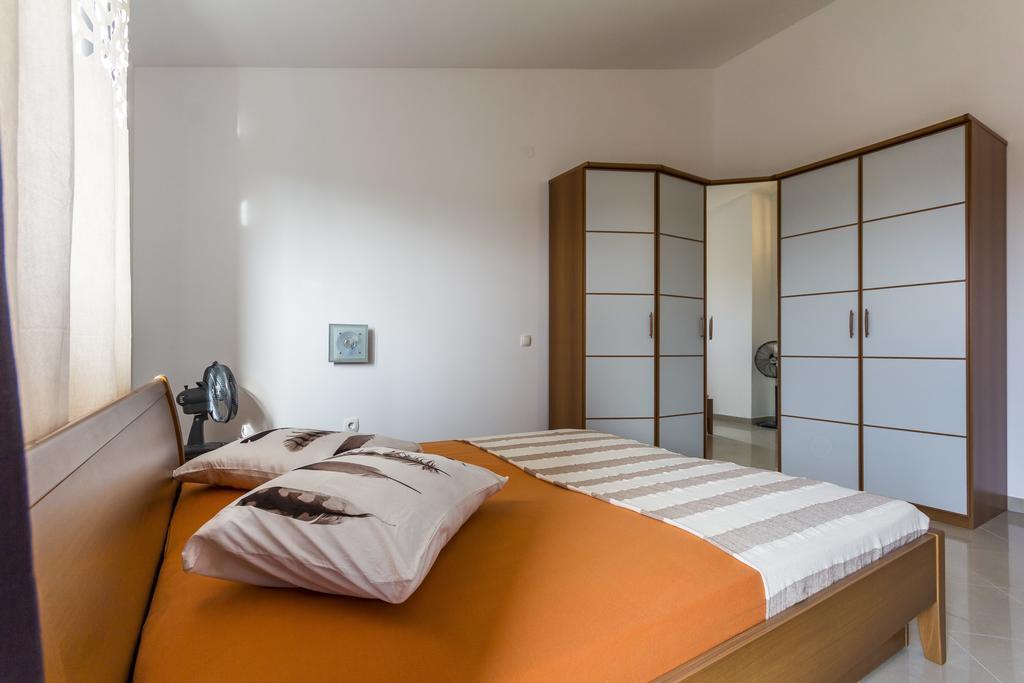 Apartments Gloria Liznjan Luaran gambar