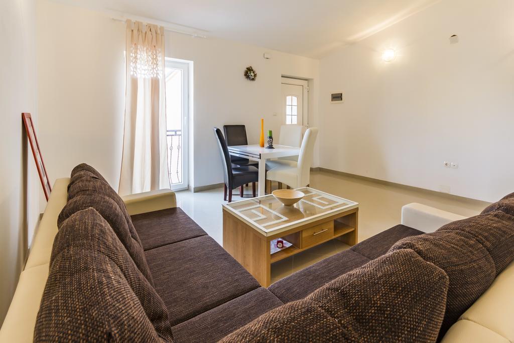 Apartments Gloria Liznjan Luaran gambar