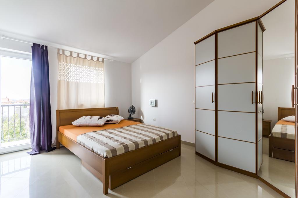 Apartments Gloria Liznjan Luaran gambar