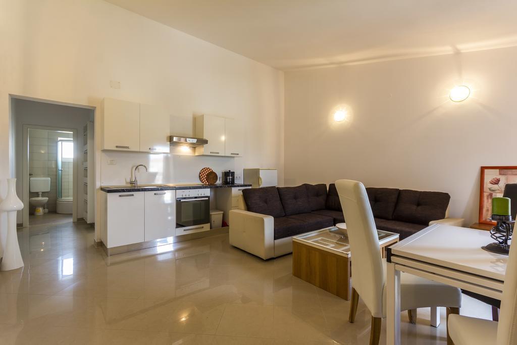 Apartments Gloria Liznjan Luaran gambar