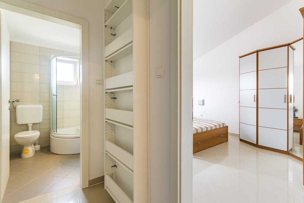 Apartments Gloria Liznjan Luaran gambar